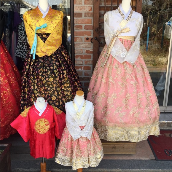 Meet your Posher, Quinn - Picture 1 of 1